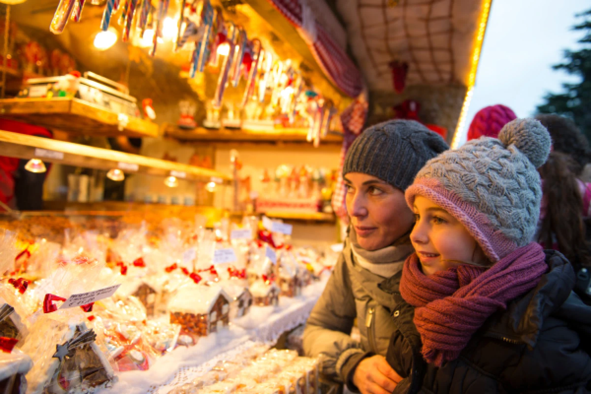 Unusual treasure hunt on Christmas markets Tours - Bonjour Fun