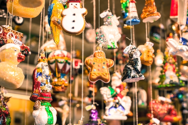 Unusual treasure hunt on the Christmas market (Riquewihr) - Bonjour Fun