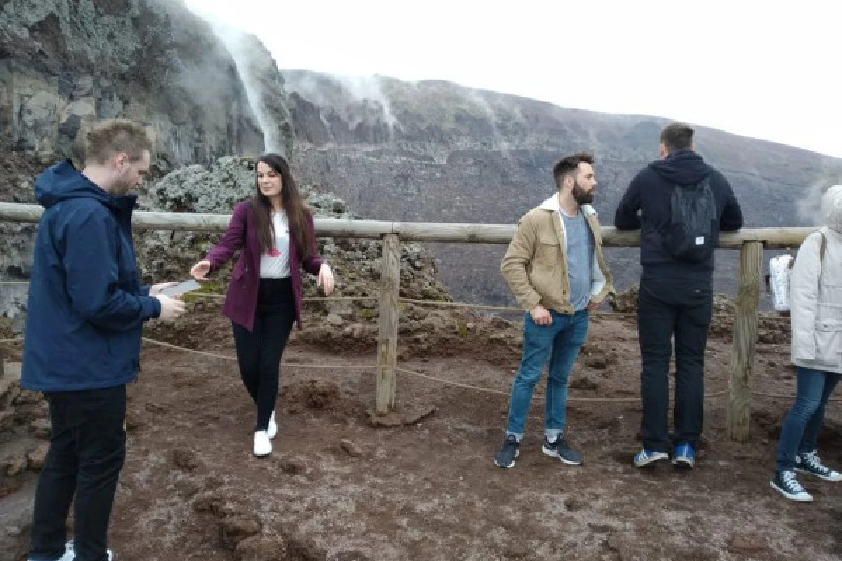 Vesuvius from Naples - Group Tour - Bonjour Fun