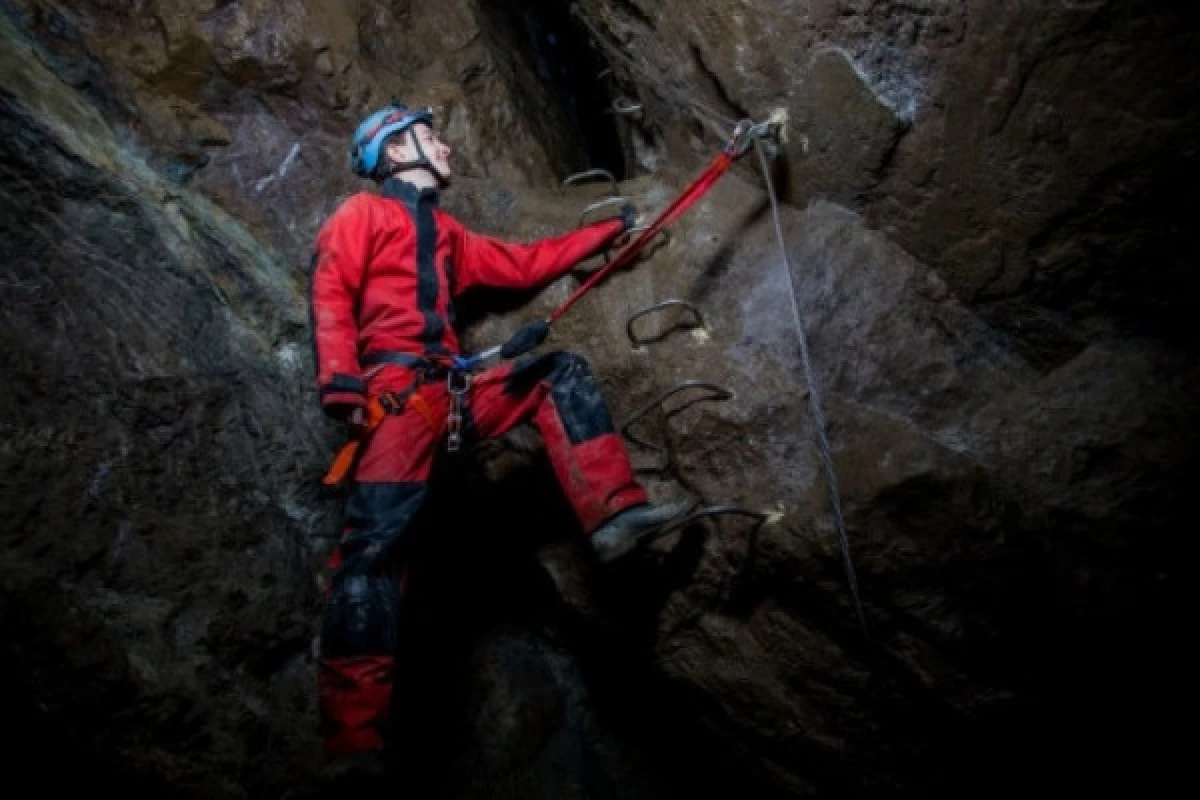 UNDERGROUND VIA FERRATA - Bonjour Fun