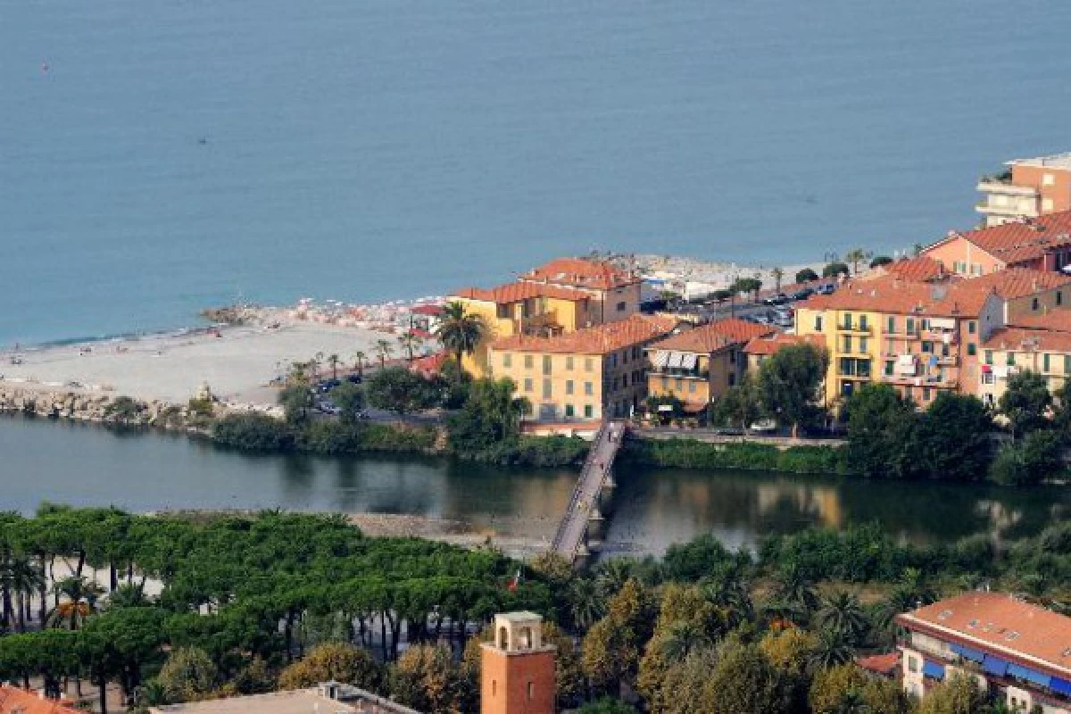 Ventimiglia and its market - Coach Excursion - Bonjour Fun