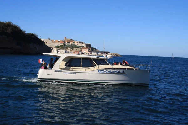 Visit of the Calanques half-day - Bonjour Fun