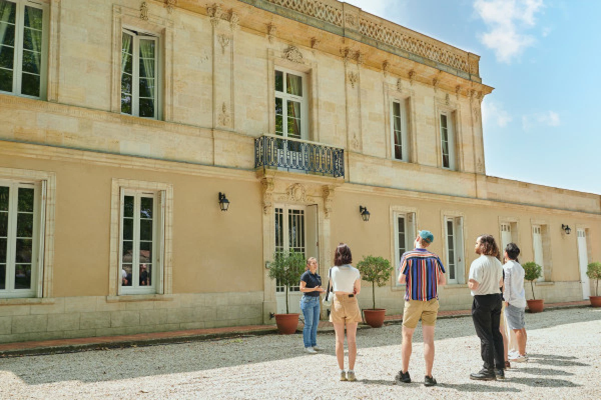 Visit & Tasting - Château Haut Breton Larigaudière - Bonjour Fun