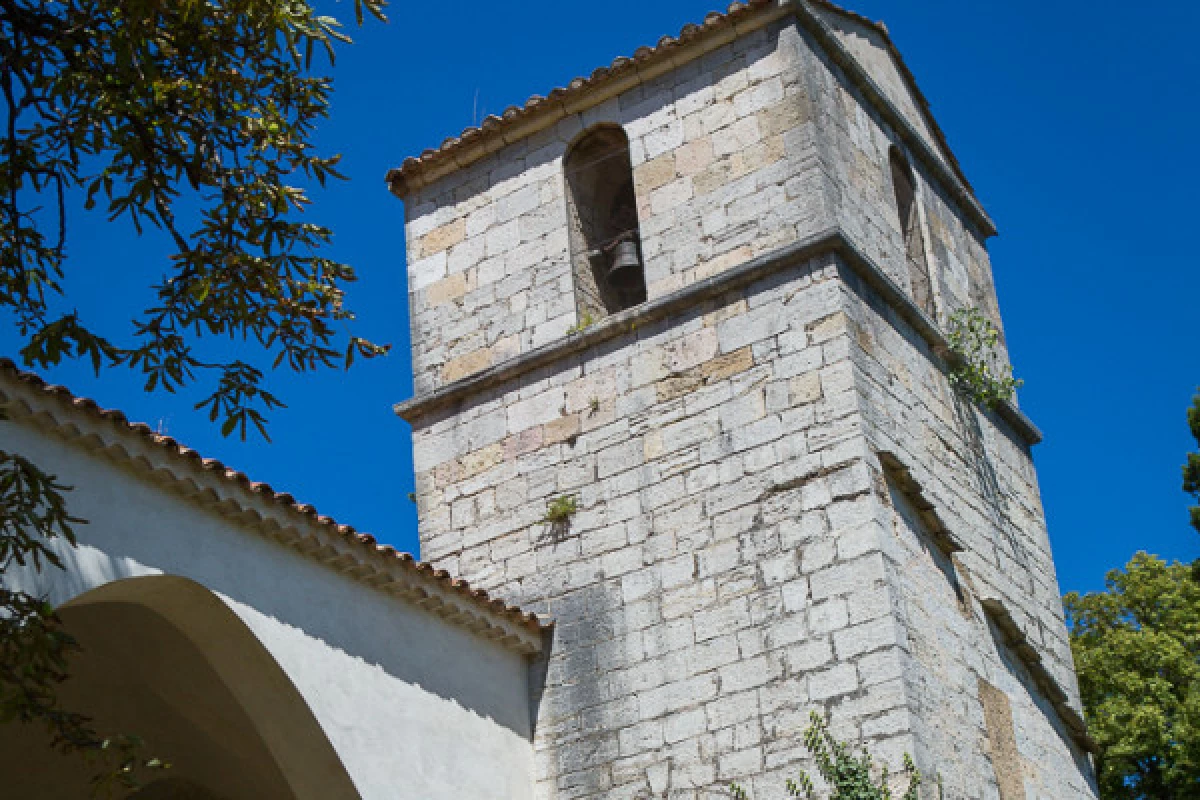 Guided tour of the Chapel of Notre-Dame de l'Ormeau-Seillans - Bonjour Fun