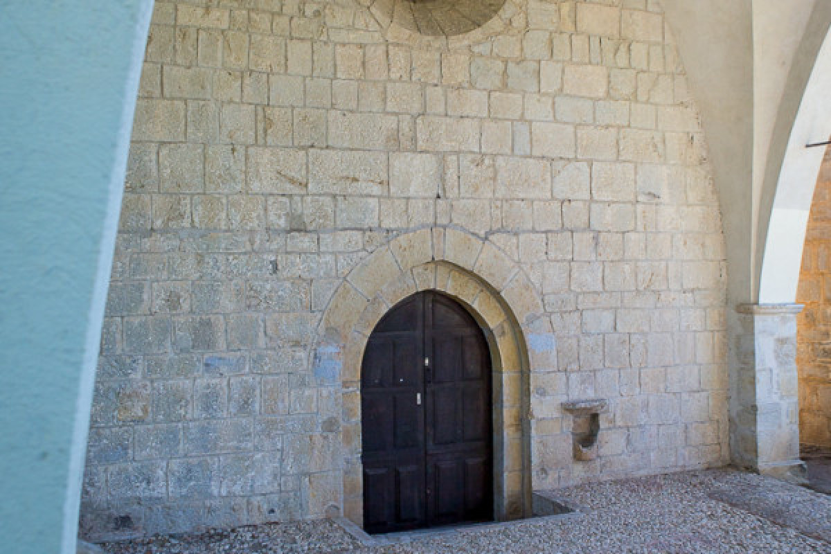 Guided tour of the Chapel of Notre-Dame de l'Ormeau-Seillans - Bonjour Fun