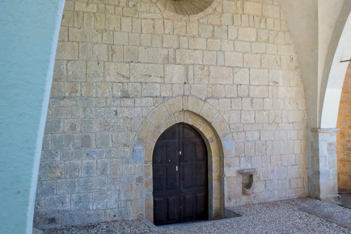 Guided tour of the Chapel of Notre-Dame de l'Ormeau-Seillans - Bonjour Fun