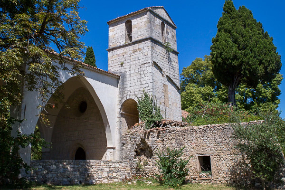 Guided tour of the Chapel of Notre-Dame de l'Ormeau-Seillans - Bonjour Fun