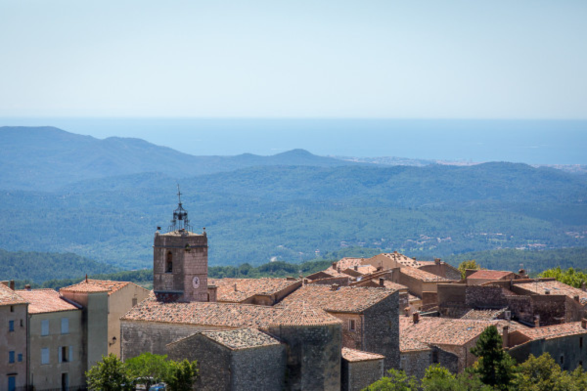 Guided tour of the village of Mons - Bonjour Fun