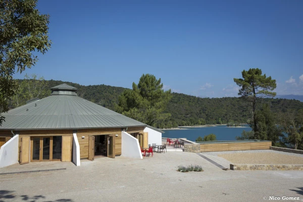 Visit of the "Au fil de l'eau (along the water)" scenographic space - Bonjour Fun