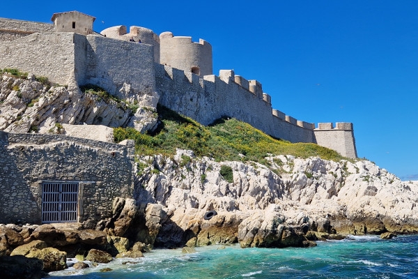 Visit the If Castle - Sea walking 3h tour - Bonjour Fun