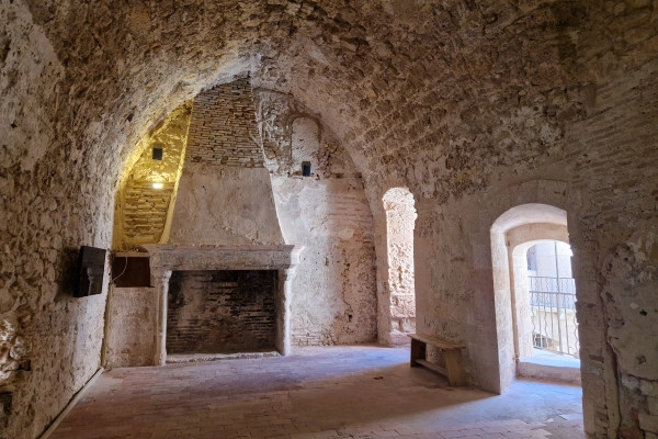 Visit the If Castle - Sea walking 3h tour - Bonjour Fun