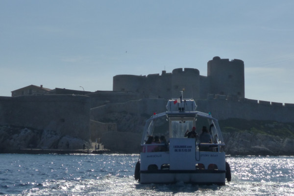 Visit the If Castle - Sea walking 3h tour - Bonjour Fun