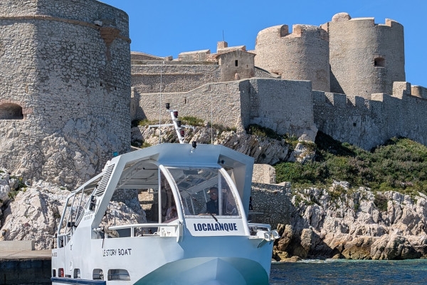 Visit the If Castle - Sea walking 3h tour - Bonjour Fun