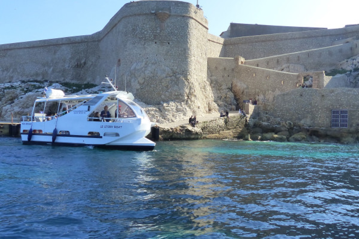 Visit the If Castle - Sea walking 3h tour - Bonjour Fun