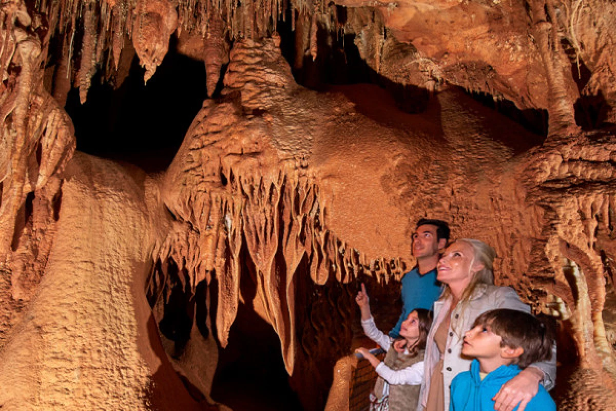 Self guided tour of the Obscure Baume - Bonjour Fun