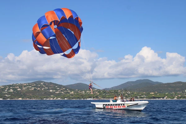 Parasailing - Bonjour Fun