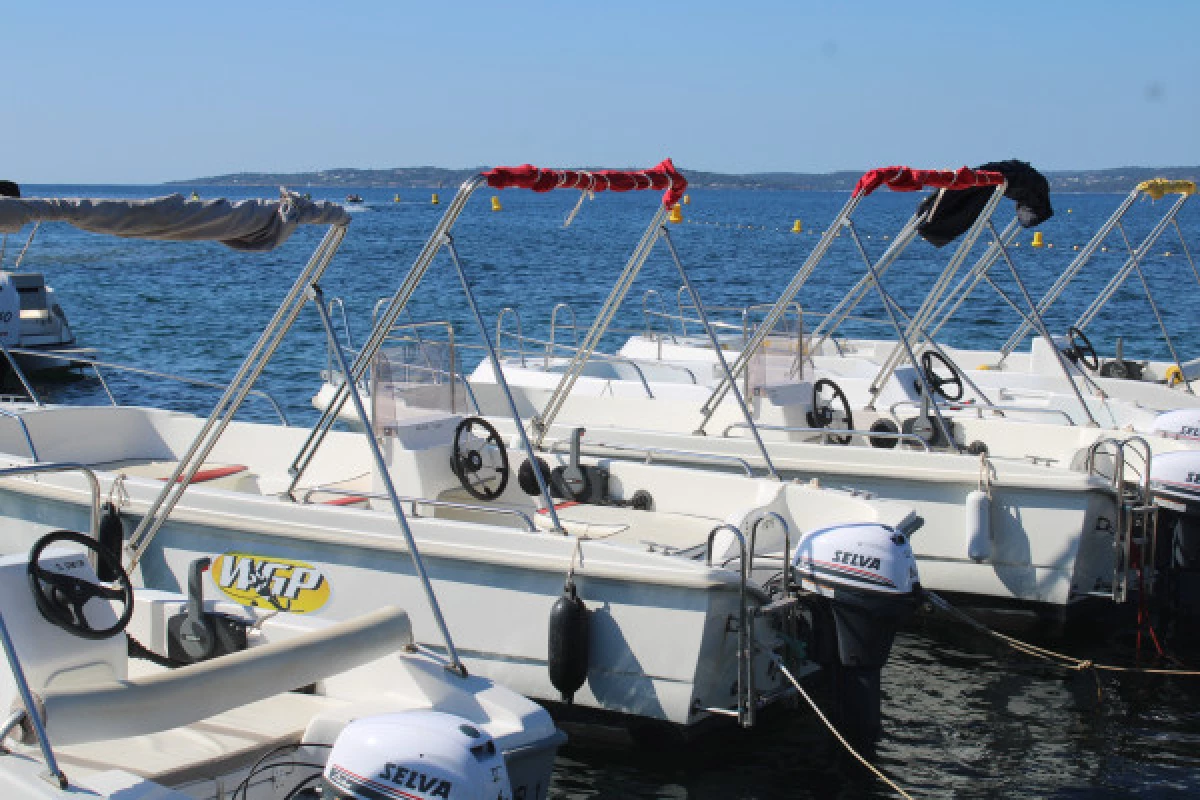 WGP ISSAMBRES -  Boat rental without licence with cold drinks and aperitive package - Bonjour Fun